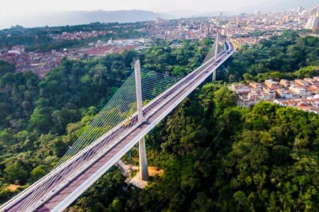Colombia inaugura el viaducto urbano más alto de Latinoamérica