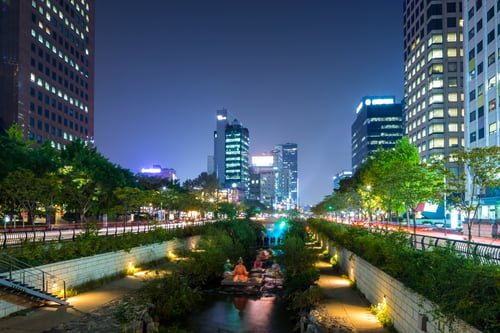 cheonggyecheon-in-seoul-city-2023-11-27-04-59-32-utc