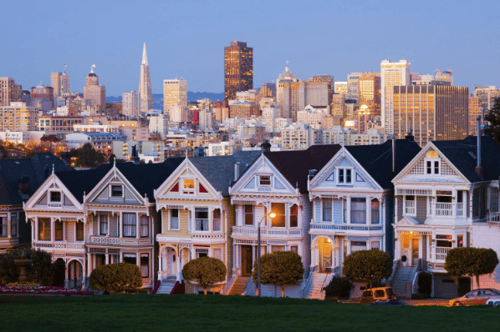 Conjunto de casas Las Siete Hermanas o Seven Sister en San Francisco, un ejemplo de arquitectura victoriana que es emblema de la ciudad.