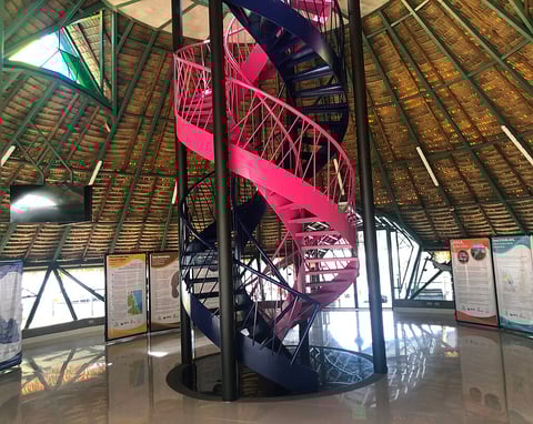 Escalera_doble_helicoidal_Parque_Nal._Tortuguero